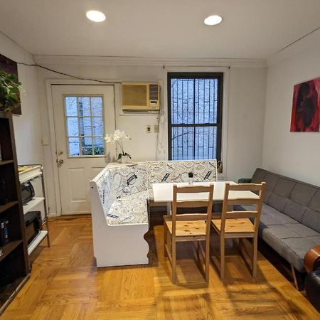 Fawlty Towers In Williamsburg Apartment New York Exterior photo