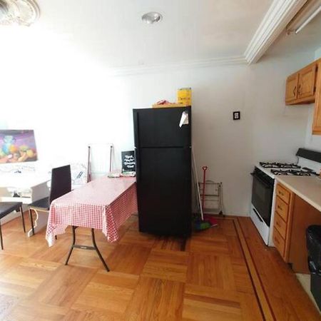 Fawlty Towers In Williamsburg Apartment New York Exterior photo